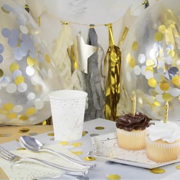 Parteez In A Box - Picture 2 of 3